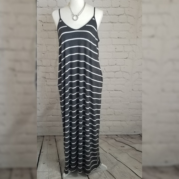 stylzcloset Dresses & Skirts - NWT Grey and white stripe maxi dress